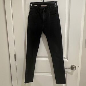 Levi's High Rise Skinny Jeans (25W)